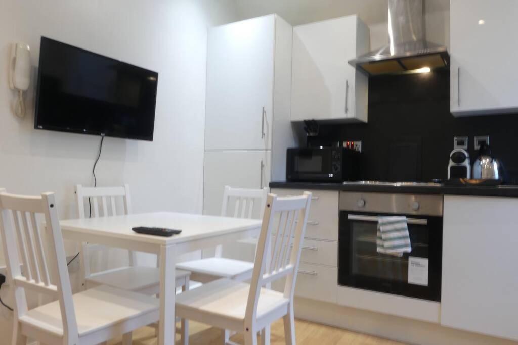 2 Bedroom Apartment Nr City Centre, Uni & Parks Cardiff Luaran gambar