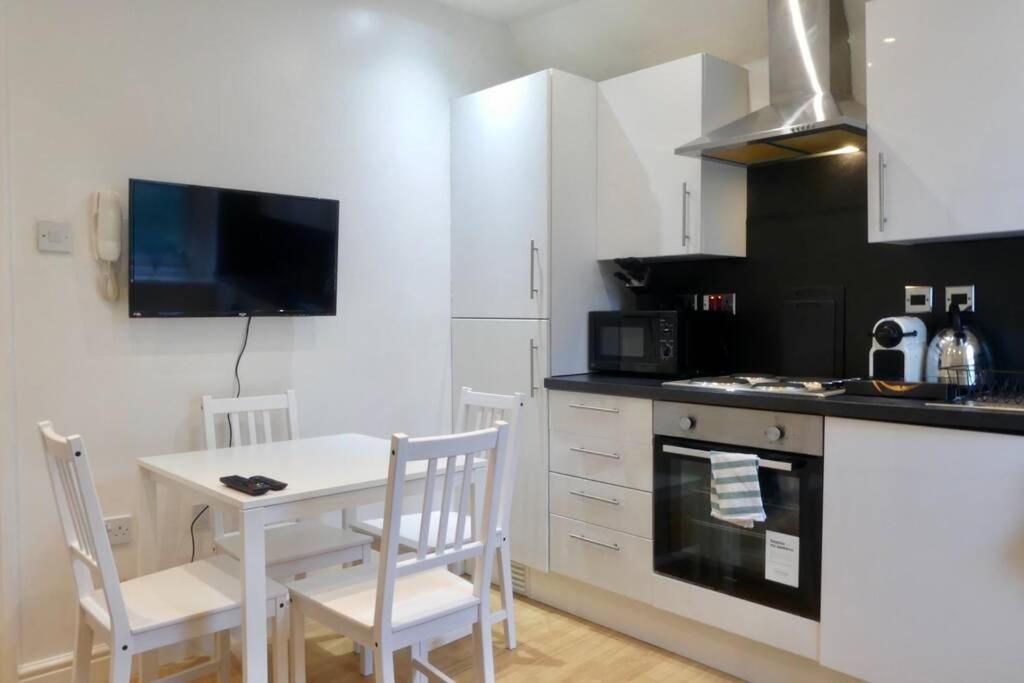 2 Bedroom Apartment Nr City Centre, Uni & Parks Cardiff Luaran gambar